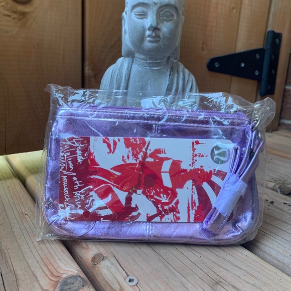 Lululemon Cha-Ching Clutch - Picture 5 of 5